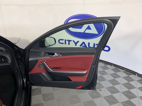Used 2018 Kia Stinger GT2 AWD/4WD image 37