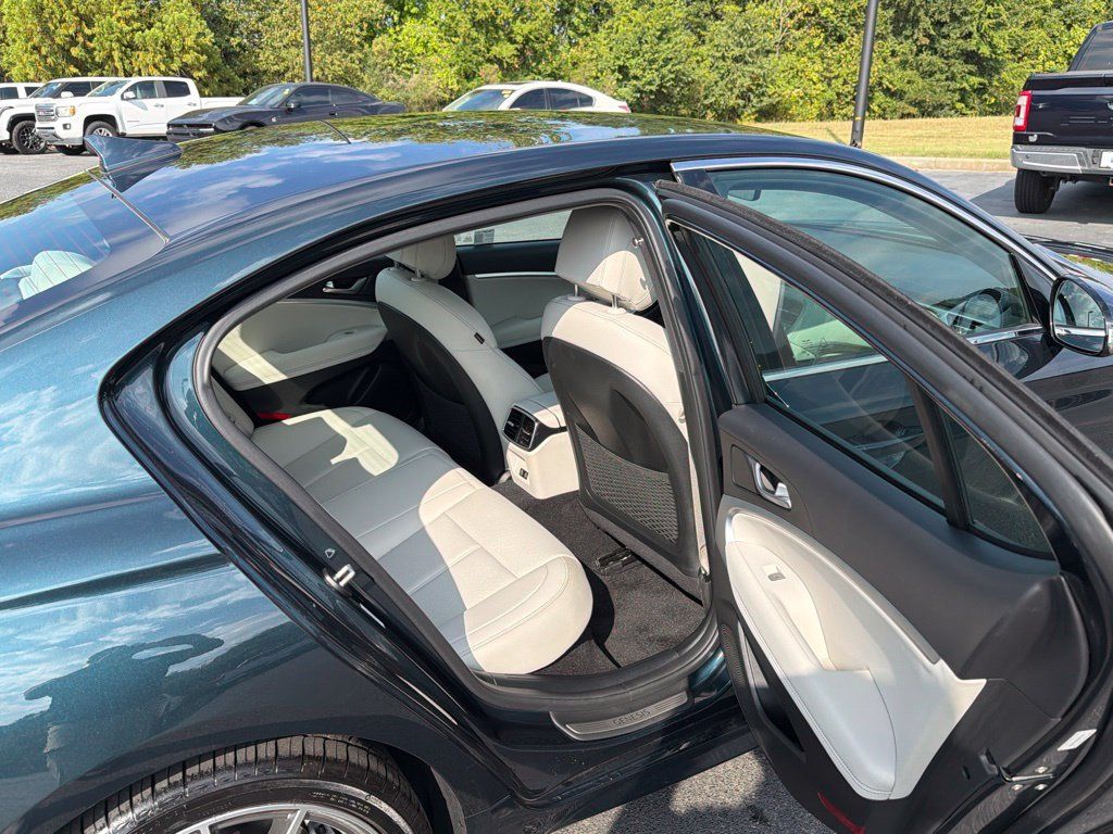 Used 2025 Genesis G70 2.5T AWD/4WD image 20