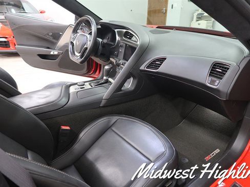 Used 2015 Chevrolet Corvette Z06 w/ 3LZ Preferred Equipment Group image 35