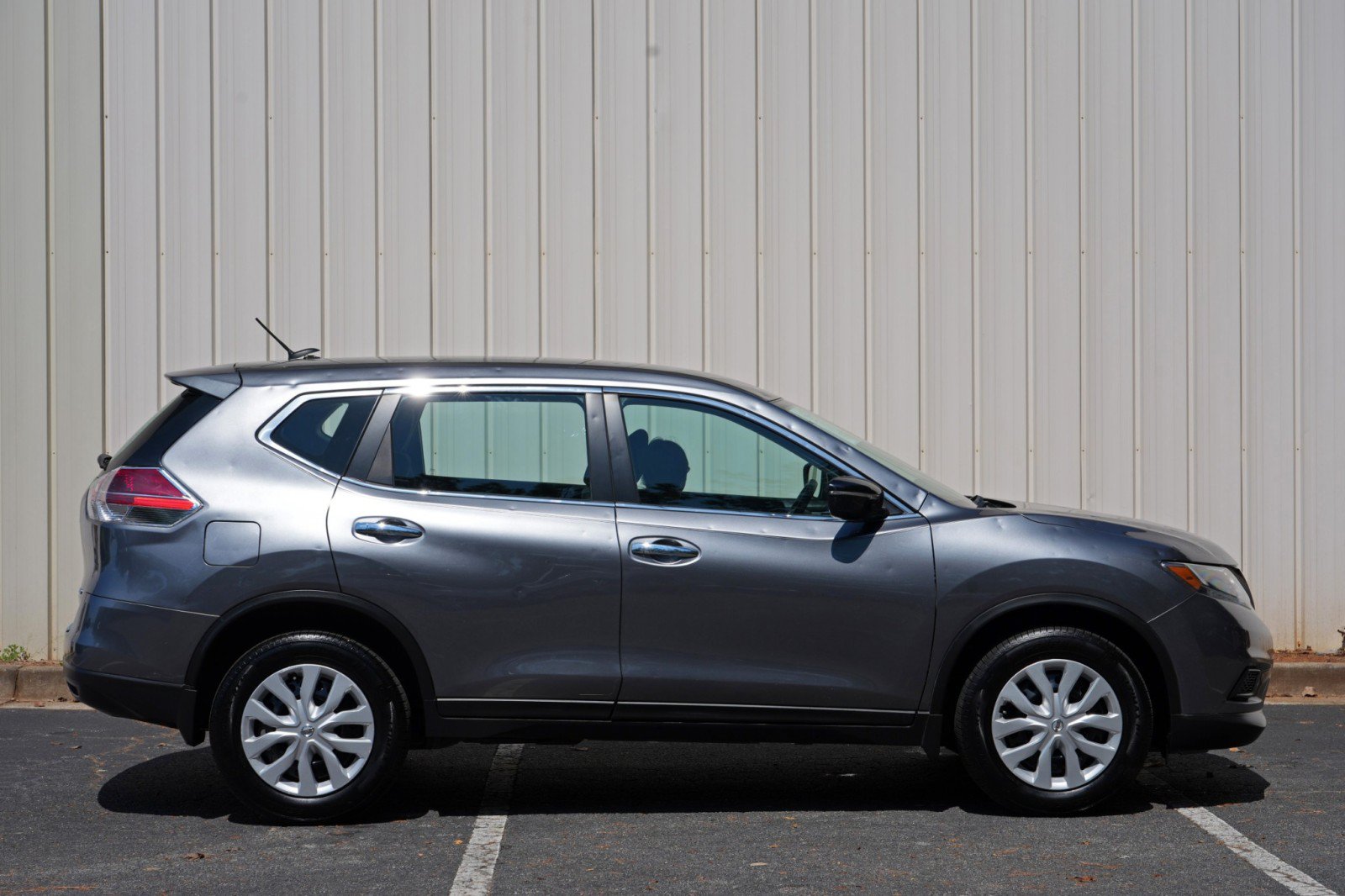 Used 2015 Nissan Rogue S AWD/4WD image 46