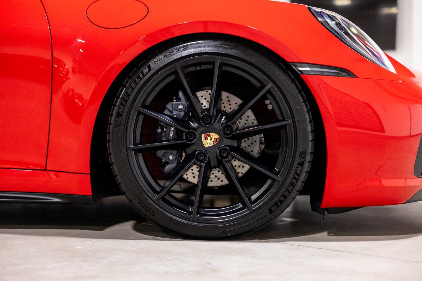 Used 2024 Porsche 911 Carrera RWD image 23