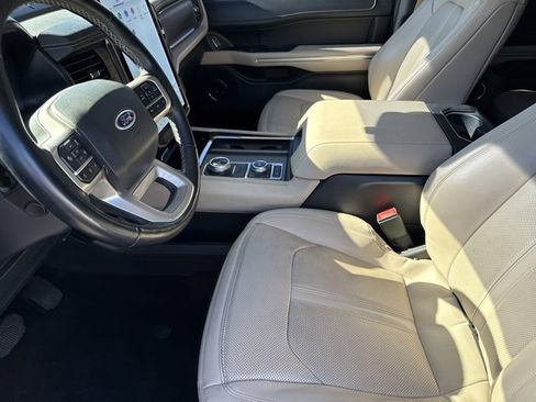 Used 2022 Ford Expedition Max Limited image 10
