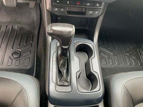 Used 2018 Chevrolet Colorado Z71 AWD/4WD image 19