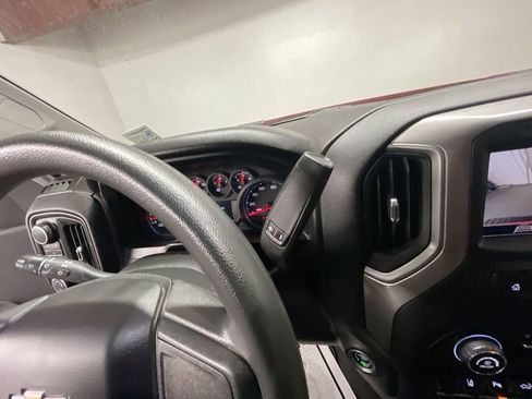 Used 2025 Chevrolet Silverado 2500 Custom w/ Custom Value Package image 15