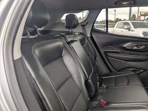 Used 2023 GMC Terrain SLT w/ Infotainment Package II AWD/4WD image 26