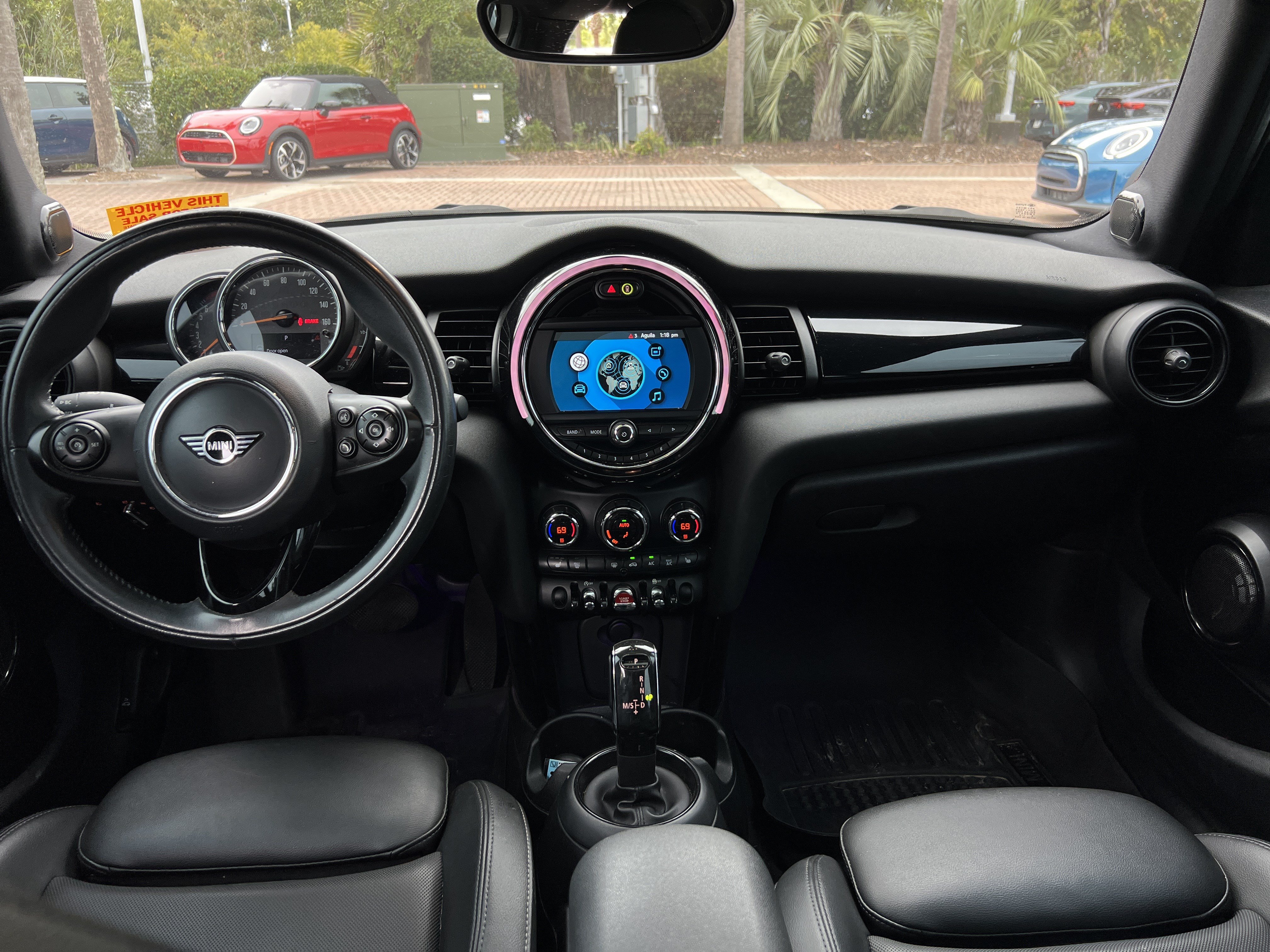 Used 2020 MINI Cooper 4-Door Hardtop w/ Premium Package FWD image 28