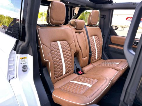 Used 2026 Ford Bronco Outer Banks AWD/4WD image 24