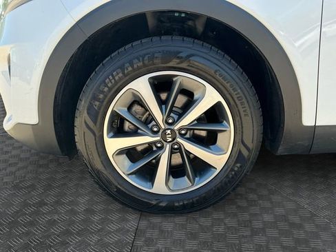 Used 2019 Kia Sorento EX FWD image 14