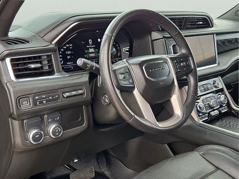 Used 2022 GMC Yukon Denali RWD image 14
