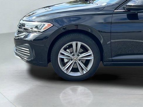 Used 2023 Volkswagen Jetta SE w/ Panoramic Sunroof Package FWD image 20
