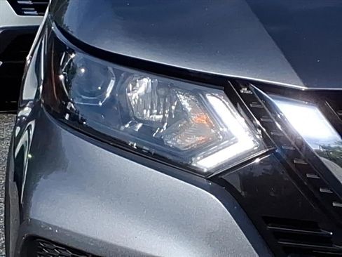 Used 2021 Nissan Rogue Sport S image 14