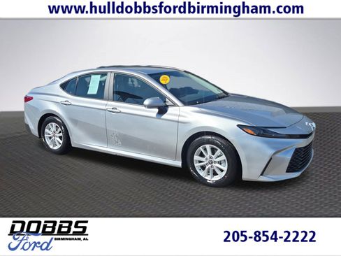 Used 2026 Toyota Camry LE image 1