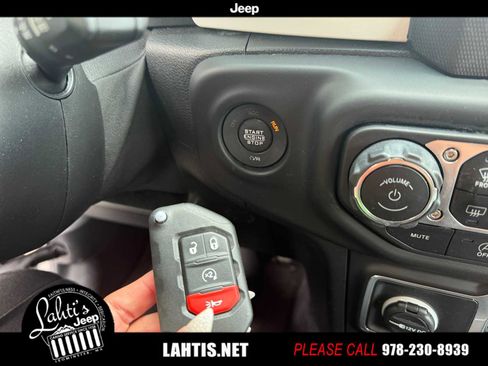 Certified 2021 Jeep Wrangler Unlimited Islander image 21