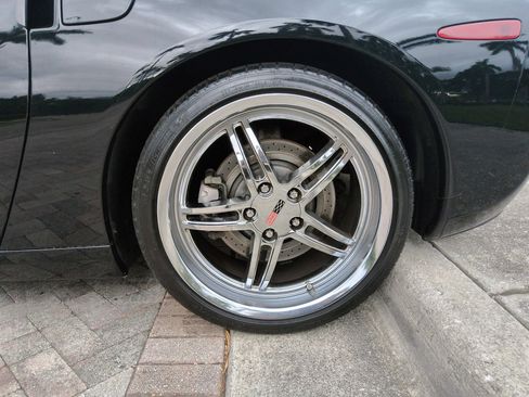 Used 2006 Chevrolet Corvette Convertible w/ Preferred Equipment Group RWD image 53