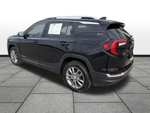 Used 2022 GMC Terrain SLT image 3