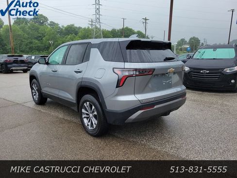 Used 2026 Chevrolet Equinox LT w/ Convenience Package II FWD image 5