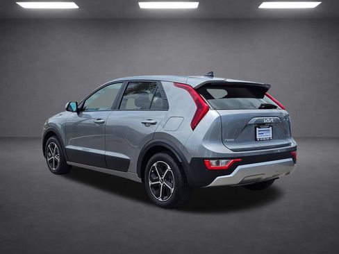 Used 2025 Kia Niro LX FWD image 4
