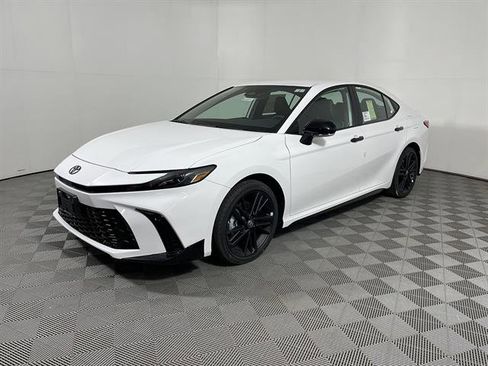 New 2026 Toyota Camry Hybrid AWD/4WD image 3