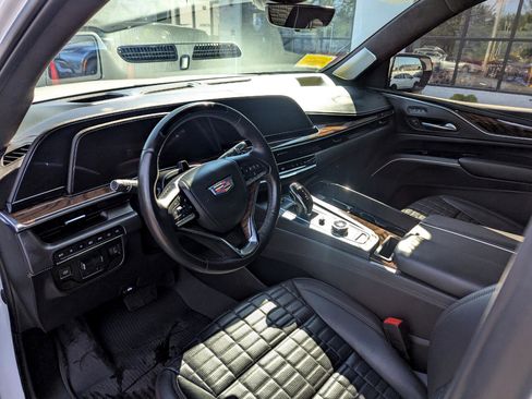 Used 2022 Cadillac Escalade ESV Sport Platinum image 13