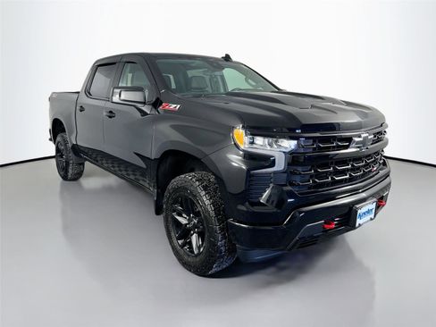 Used 2023 Chevrolet Silverado 1500 LT Trail Boss w/ Convenience Package II image 8