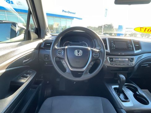 Used 2017 Honda Pilot LX image 23
