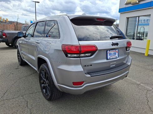 Used 2019 Jeep Grand Cherokee Altitude image 22
