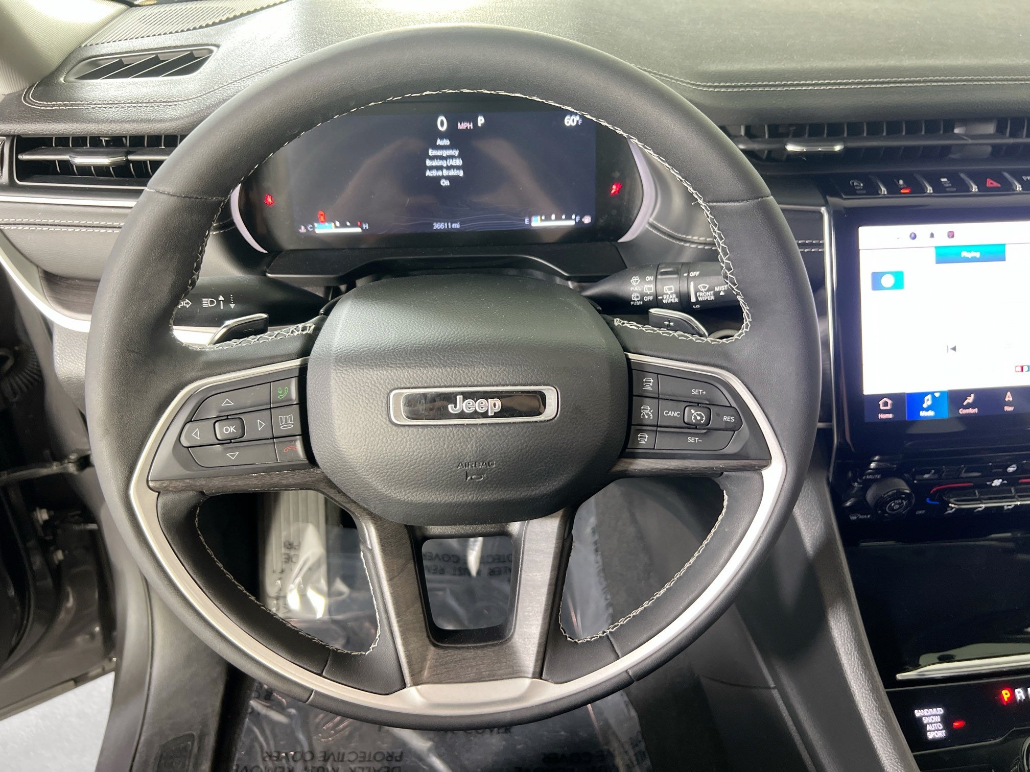 Used 2023 Jeep Grand Cherokee Limited w/ MOPAR Finishing Package AWD/4WD image 11