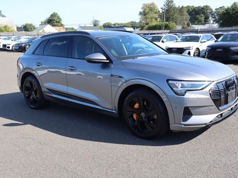 Used 2021 Audi e-tron Premium w/ Convenience Plus Package image 3