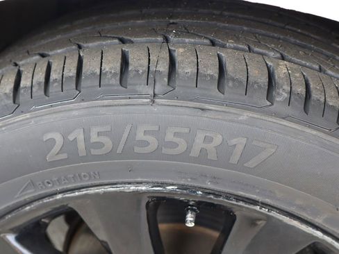 Used 2019 Toyota Camry LE image 40