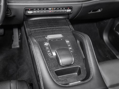 Used 2025 Mercedes-Benz GLE 450e 4MATIC image 40