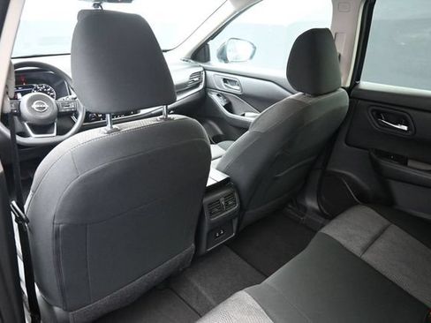Used 2024 Nissan Rogue SV FWD image 30