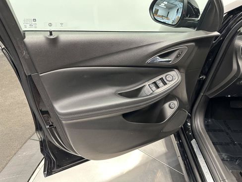 Used 2022 Buick Encore GX Select w/ Sport Touring Package FWD image 13