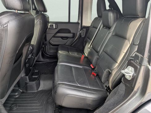 Used 2021 Jeep Wrangler Unlimited Sahara image 33