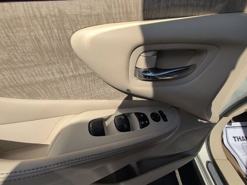 Used 2019 Nissan Murano SV AWD/4WD image 12