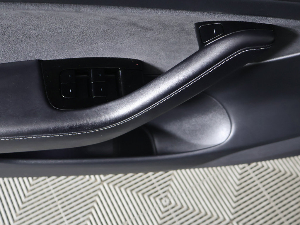 Used 2018 Tesla Model 3 Long Range AWD/4WD image 36