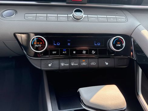 Certified 2024 Hyundai Elantra SEL w/ Convenience Package FWD image 31