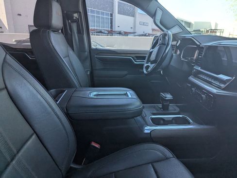 Used 2022 Chevrolet Silverado 1500 High Country w/ High Country Premium Package AWD/4WD image 6