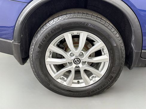 Used 2018 Nissan Rogue SV image 33