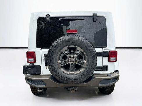 Used 2017 Jeep Wrangler Unlimited Sahara AWD/4WD image 6