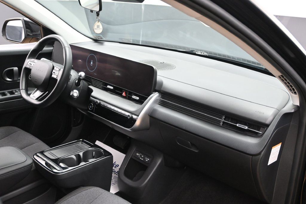 Used 2025 Hyundai Ioniq 5 SE RWD image 27