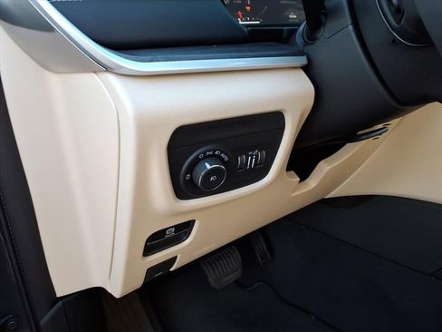 Used 2023 Jeep Grand Cherokee L Limited image 18