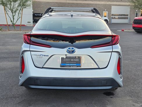 Used 2022 Toyota Prius Prime LE image 4