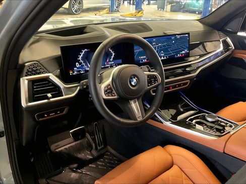 Used 2026 BMW X7 xDrive40i w/ M Sport Package image 16