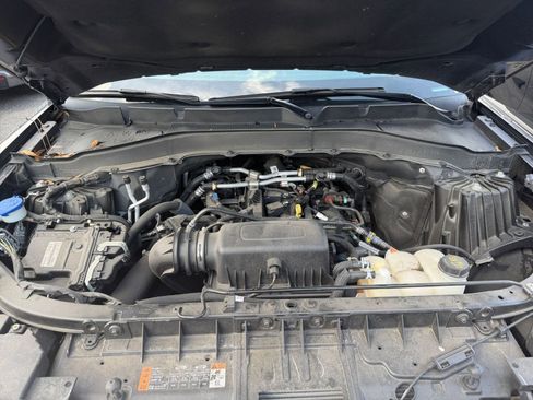 Used 2023 Ford Explorer XLT w/ Equipment Group 202A AWD/4WD image 35