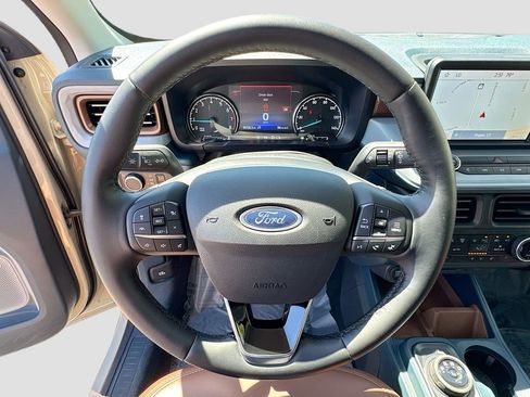 Used 2024 Ford Maverick Lariat image 11