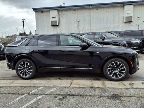 Used 2026 Cadillac Lyriq Sport image 4