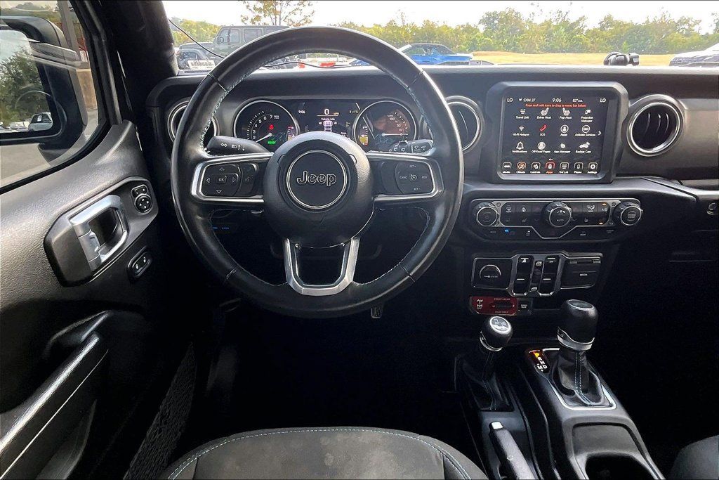 Used 2023 Jeep Wrangler Unlimited Rubicon 4xe w/ Cold Weather Group AWD/4WD image 10