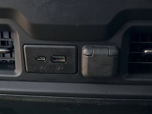 Used 2020 Chevrolet Silverado 1500 LT Trail Boss AWD/4WD image 9