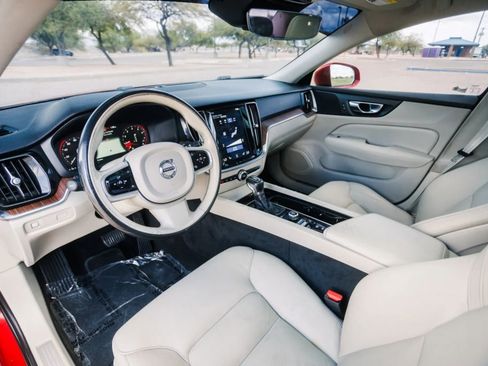 Used 2020 Volvo S60 T6 Momentum image 28