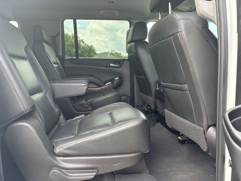 Used 2020 Chevrolet Suburban Premier image 18